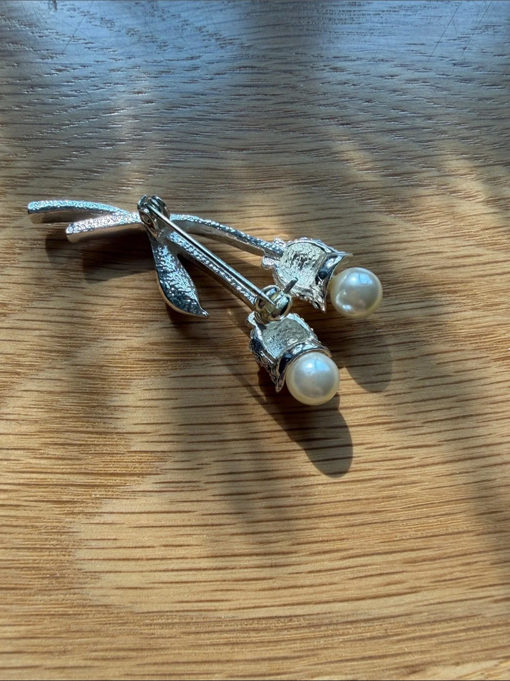 Silver Pearl & Crystal Floral Drop Brooch - Elegant Silver Tone. Tulip